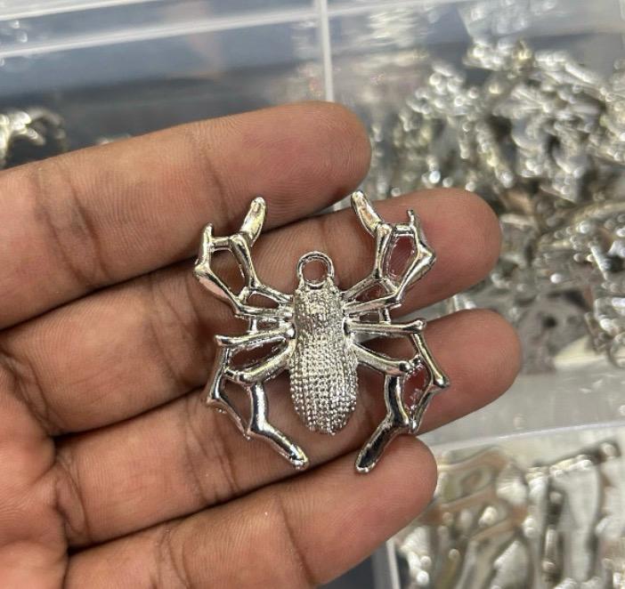 SPOIDER MAN CHARM